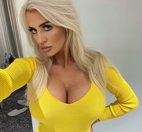 bikini nude onlyfans top img