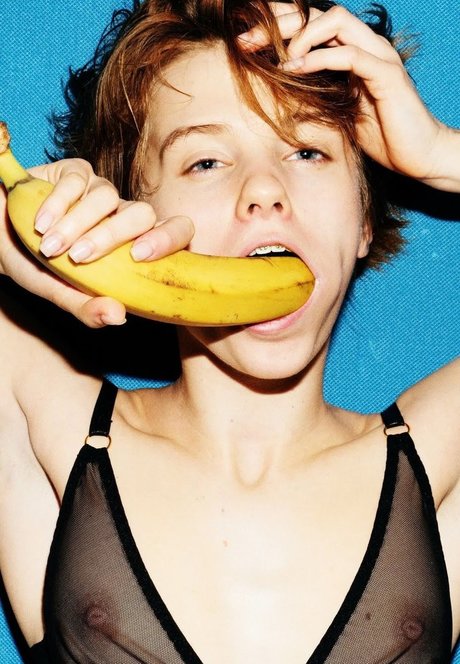 Marta Gromova star free photos