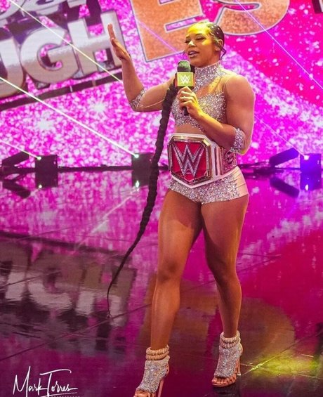 tiny onlyfans beautiful pictures