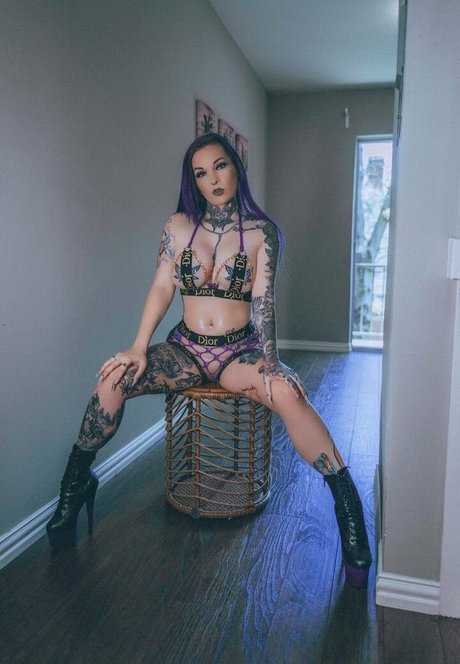 InkyQos nude pornstar image