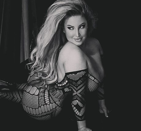 curly redhead onlyfans best photos