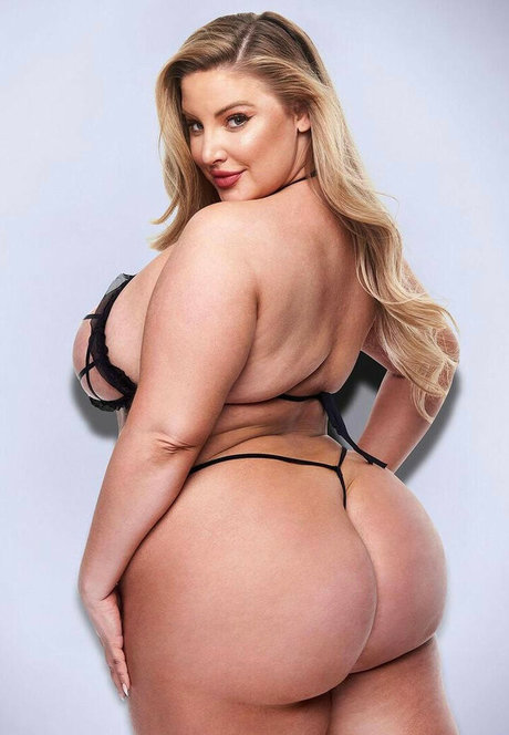 Ashley Alexiss perfect star photos