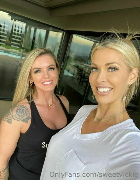 Sweetcheeks 83 adult model pic