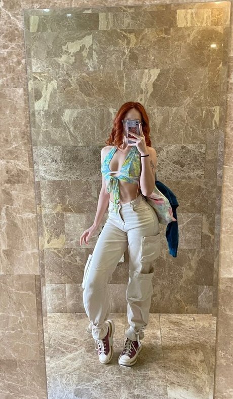 Dixowho model art galleries