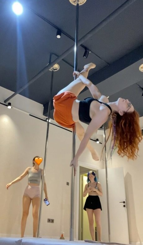 Dixowho porn model photo