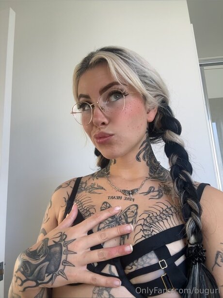 bugurl beautiful pornstar pic