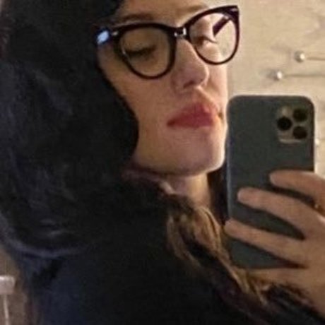 Kat Dennings xxx actress photos