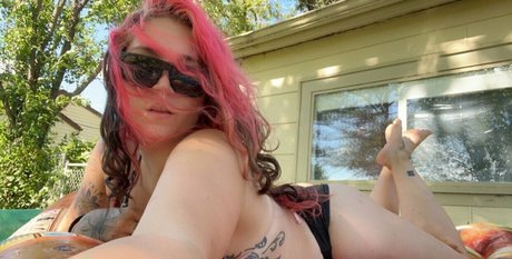 star42lena0free model nude pic