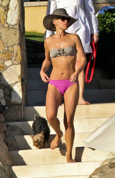 Molly Sims perfect star photo