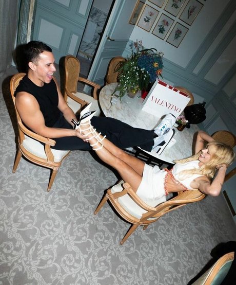 Samara Weaving model photo