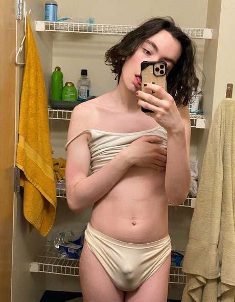 asian cheerleader onlyfans top img