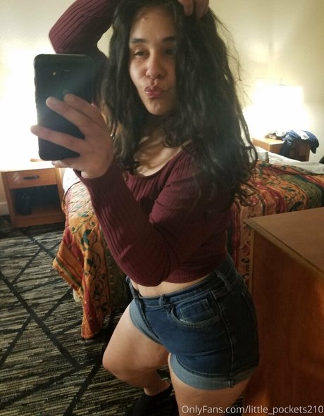 little pockets210 model beautiful img