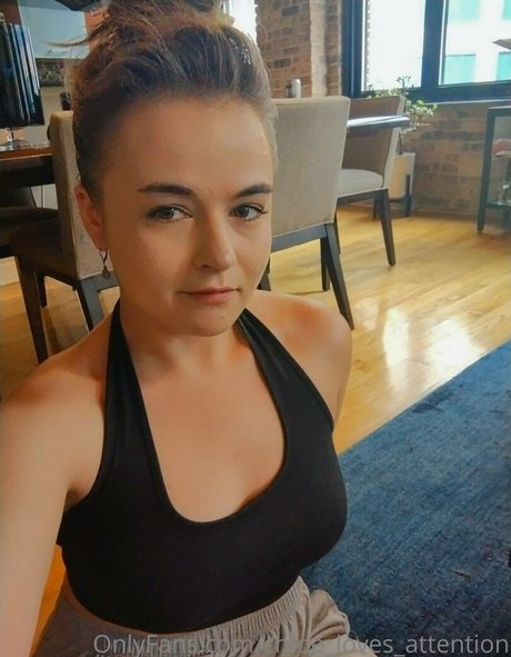 chloe loves attention model nude pics