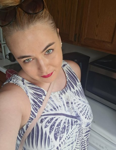 chloe loves attention beautiful star galleries