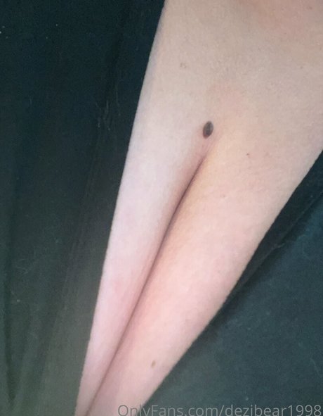 dezibear1998 model exclusive pics