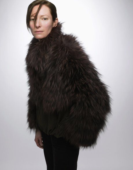 Tilda Swinton naked actress img