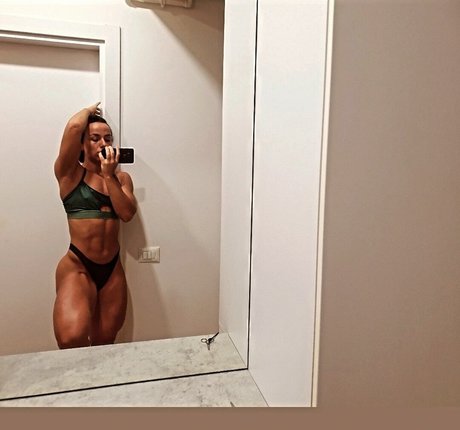 quadsqueeen exclusive pornstar images