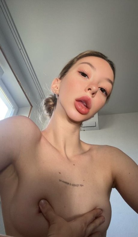 Holy Harlot perfect star pic