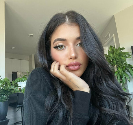 Daraanjelika best model img