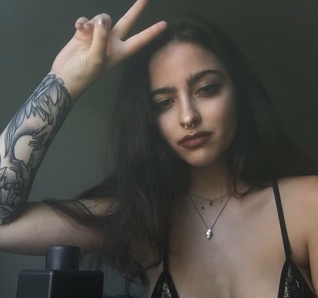 artbitch666 sex model images