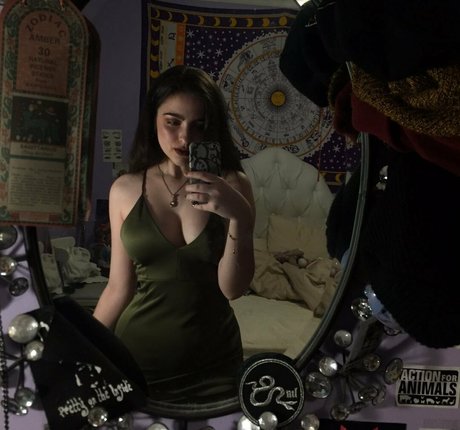 artbitch666 sex model picture