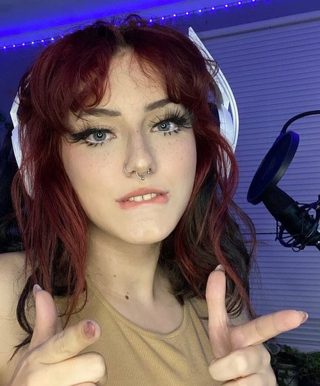 serendipitoussav hd actress img