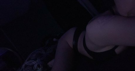 FrontDeskLady adult star pic