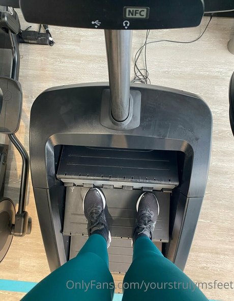 yourstrulymsfeet model hd galleries