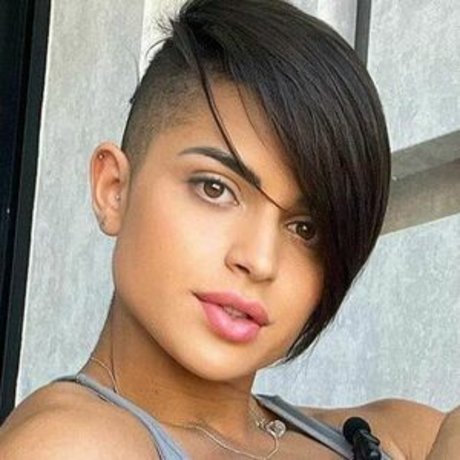 Yanne Fitness model top pictures