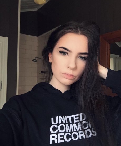 sleppyy sexy model img