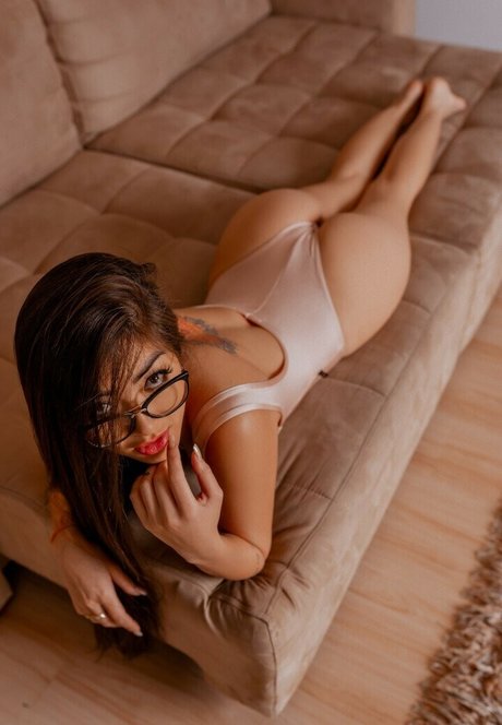 Ana Otani pretty model img