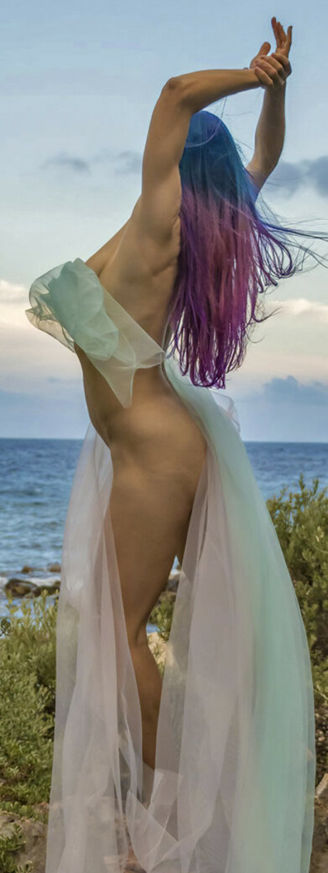 Tunaapari model nudes photo