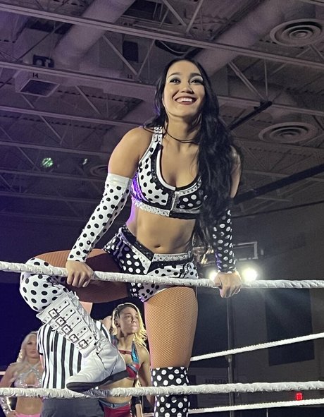 Roxanne Perez pornstar top pic