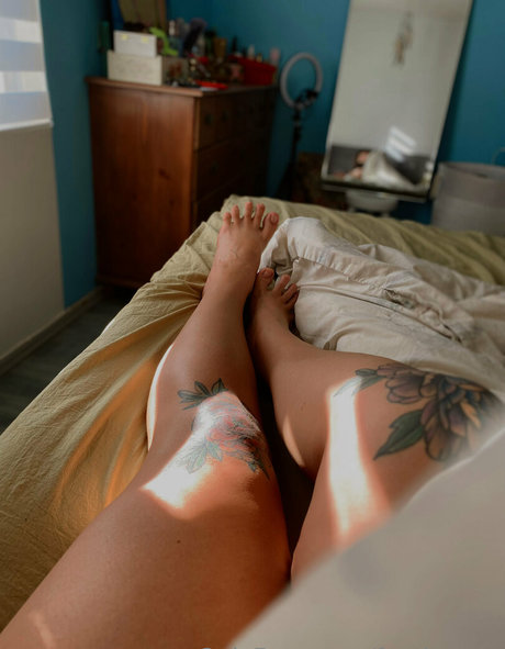 feetloretta pornographic actress gallery