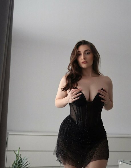 silicone onlyfans top picture