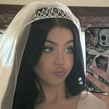 imhollyday hot pornstar picture