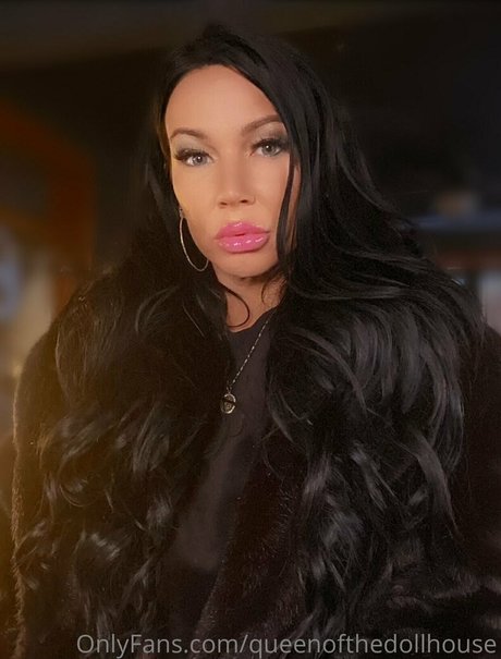 queenofthedollhouse nudes star archive