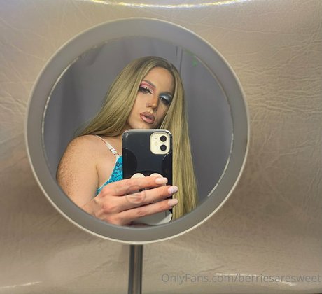 berriesaresweet hot star pic