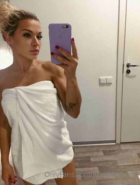 Julesblodna39 erotic star photos