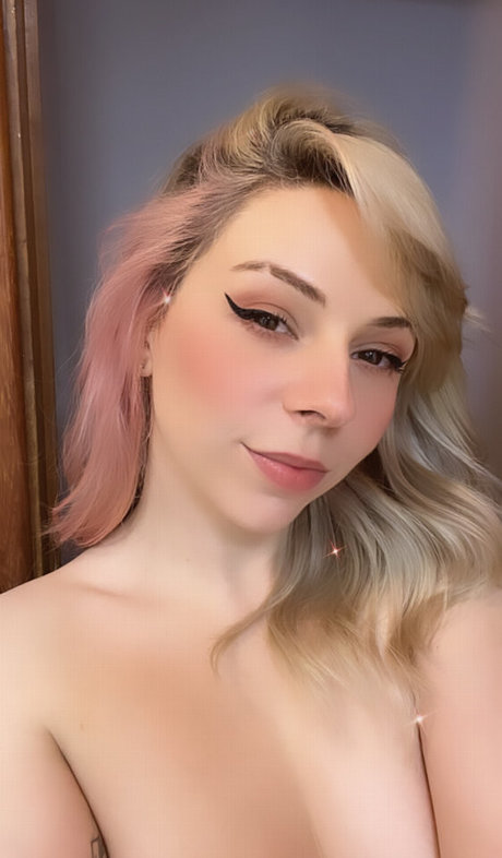 Ammyzitta hd actress gallery