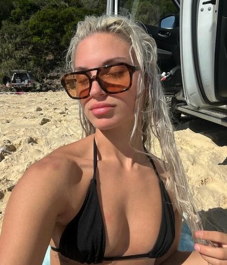 Desree Barnes model nice picture