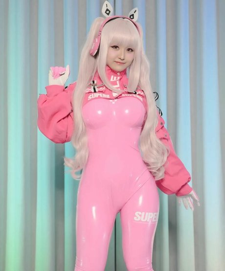 monamisa erotic model image