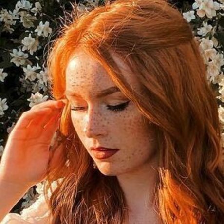 Larissa Opitz naked model pics