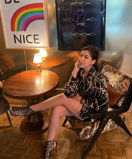 Stephanie Beatriz Quick model image