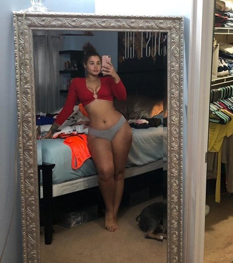 Janaevic sexy pornstar pic