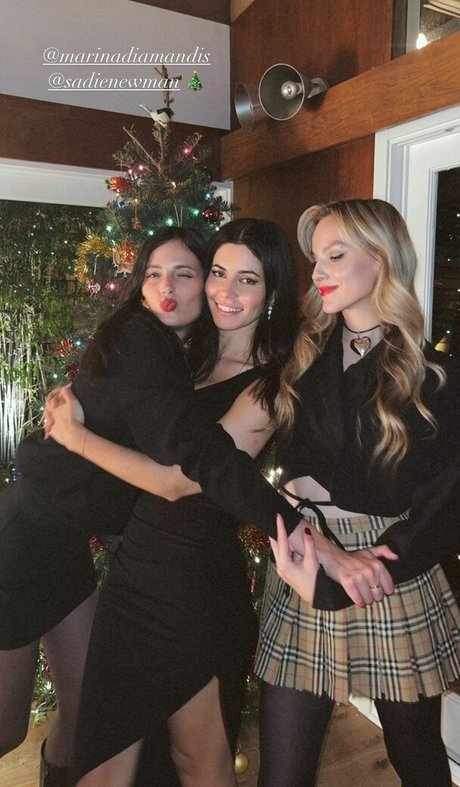 Marina Diamandis star naked gallery