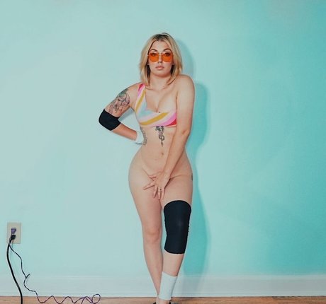 ladygooodman erotic model archive