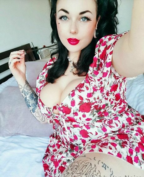 leahvonnoirefree art model photo