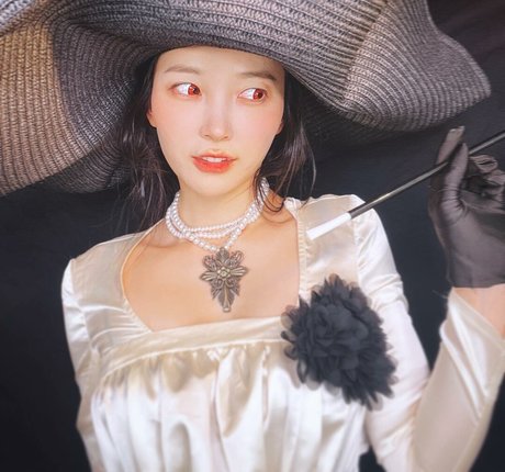 Eunzel ASMR nudes star picture