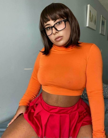 freelilthiccckk beautiful actress img